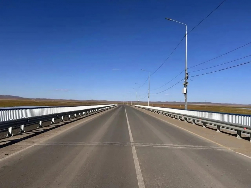 Новый асфальт и электроосвещение: В Приаргунском округе введен в эксплуатацию мост через реку Урулюнгуй